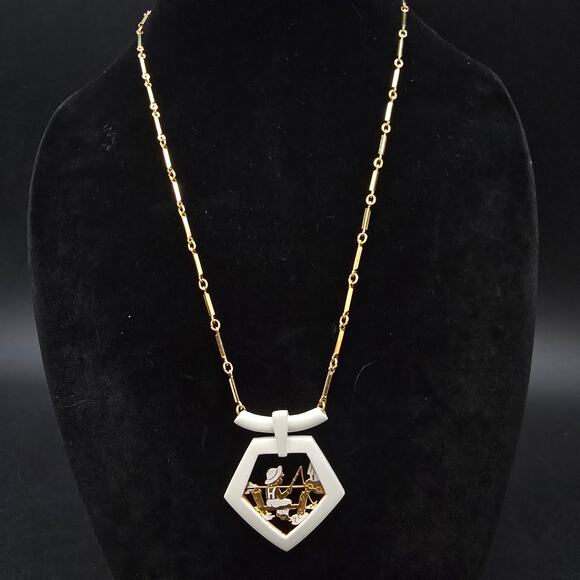 Vintage Fishing Scene Pendant Necklace Gold Tone White Enamel - Picture 8 of 8